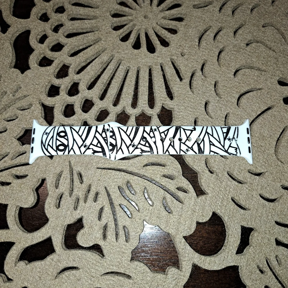 SALE! BUNDLE 5 Watch Bands For $10 And Ill Also Throw In A FREEBIE Or Two!